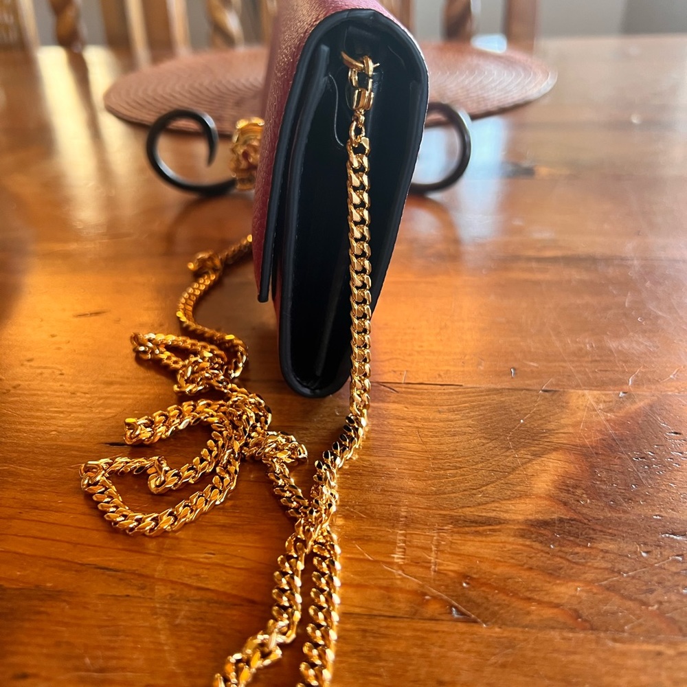 Alexander McQueen Fuchsia Pink Leather Crossbody Bag with Gold Chain - Picture 3 of 6